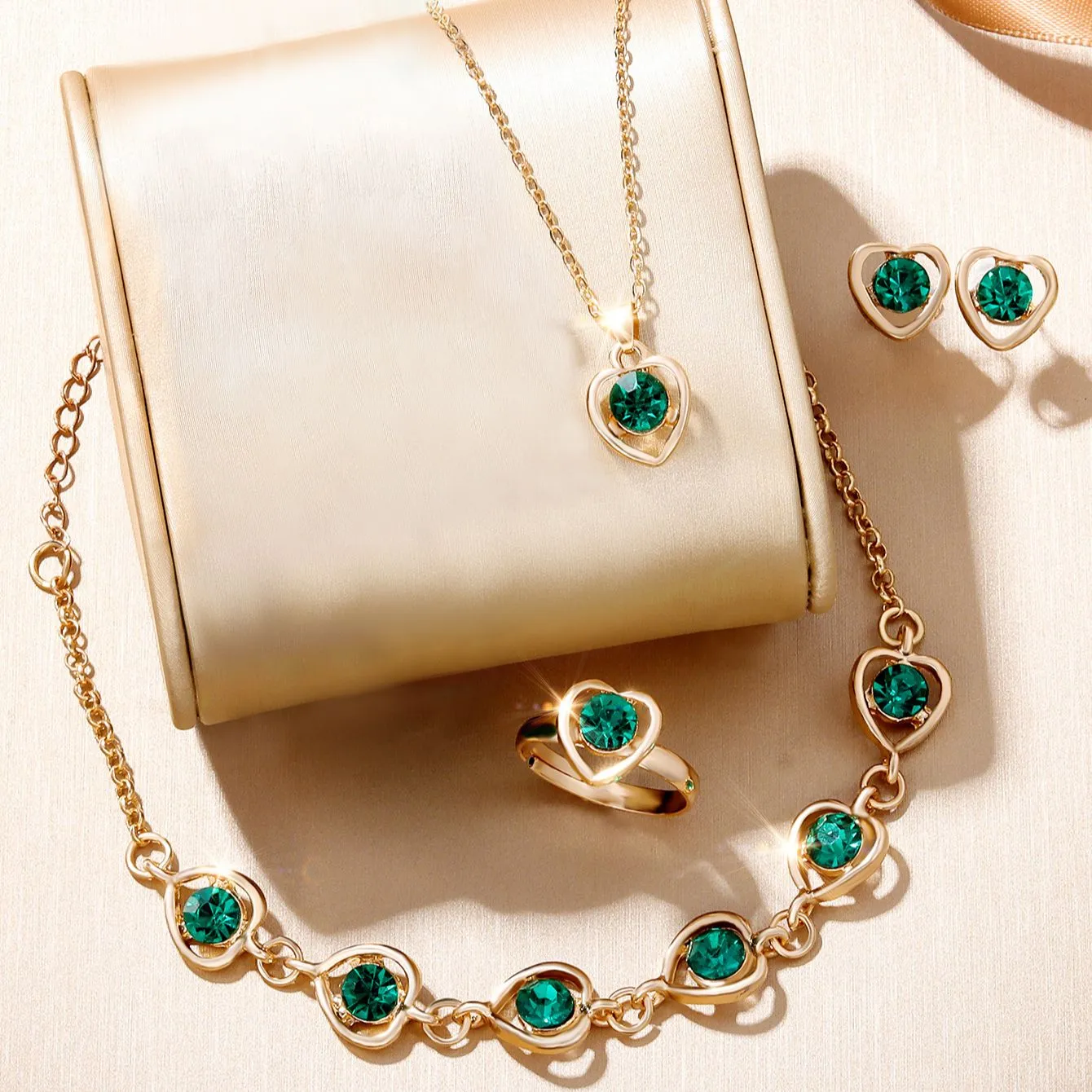 6 Stück neue lxury Liebe Strass Schmuck Damen Ring Halskette Ohrringe Armband Set einfache digitale Lederband Quarzuhr