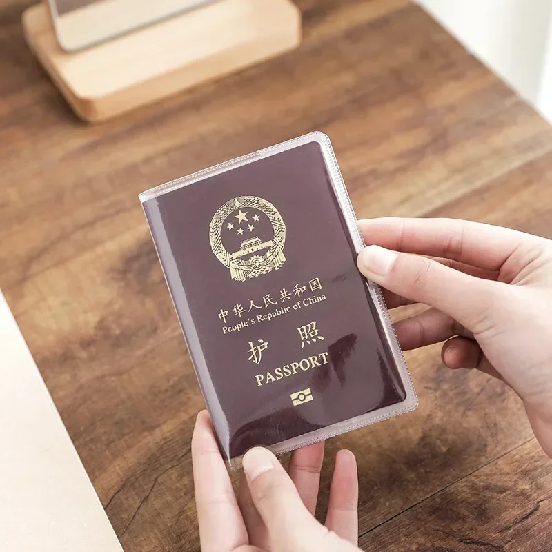 1 Stück transparente Pass hülle für Frauen und Männer wasserdichte Passi haber abdeckungen auf den Pässen Kreditkarten inhaber taschen