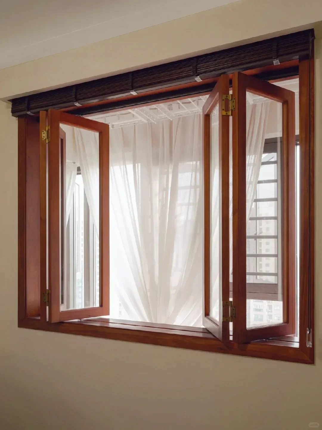 Janela de alumínio de impacto furacão para cafeteria, design moderno, vidro temperado, quebra térmica, janelas dobráveis de alumínio