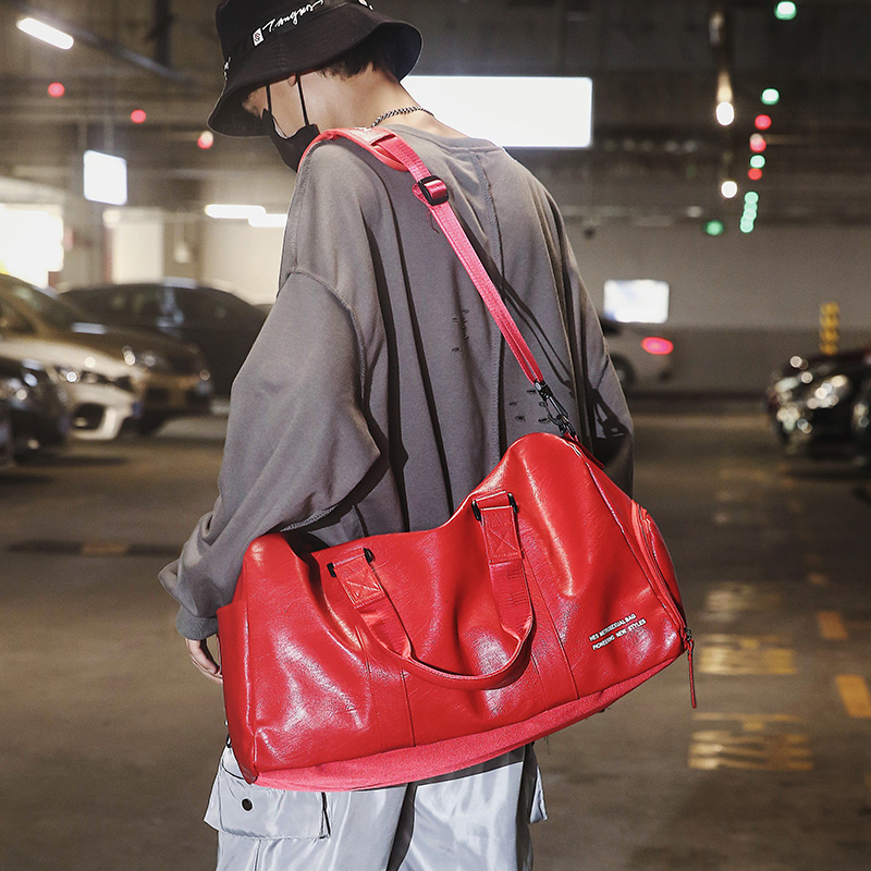 ผู้ชายยิมกระเป๋าโลโก้ที่กําหนดเองขนาดใหญ่แห้งและเปียกฟิตเนสกระเป๋าถือชายหญิงกีฬากระเป๋าบุคลิกภาพการปรับแต่งกระเป๋าเดินทางหนัง PU