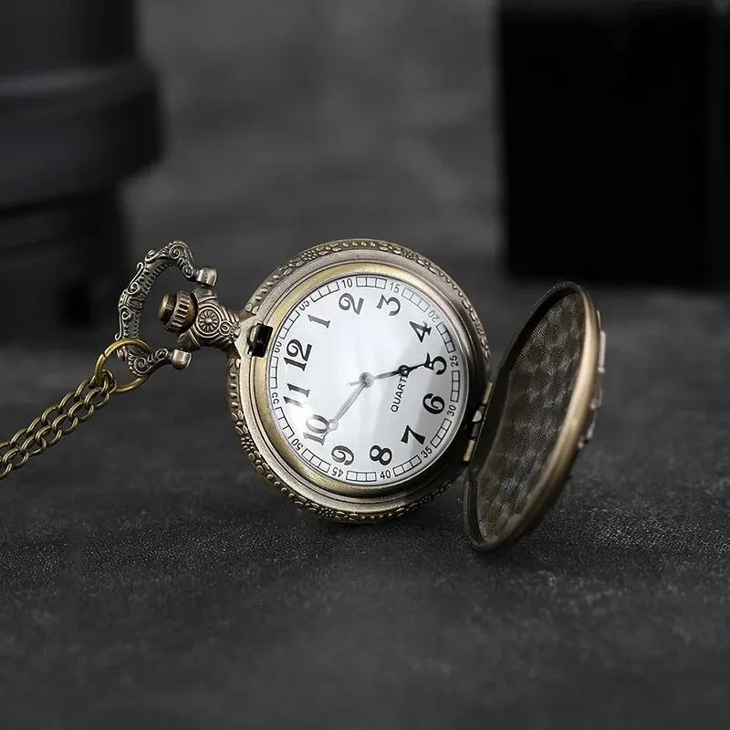 Best Gifts Luxury Quartz Pocket Watch Design Playing Card Necklace Pendant Pocket Watch Clock for Mens Womens