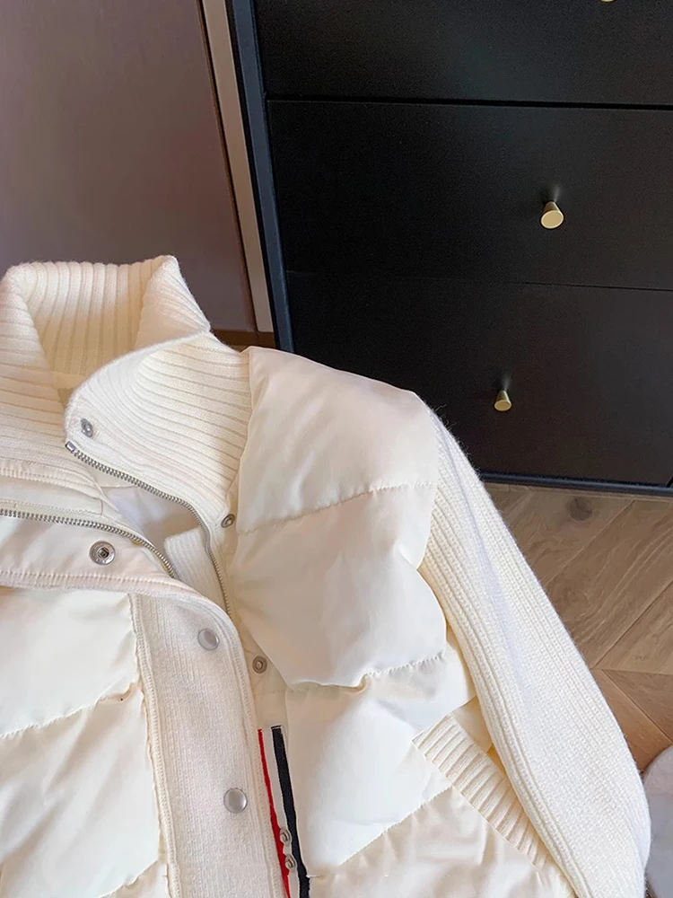 Fall Winter White Knitted Short Padded Jacket 2024 New Sle Warmth Design Sense Small ence Splicing down Jacket