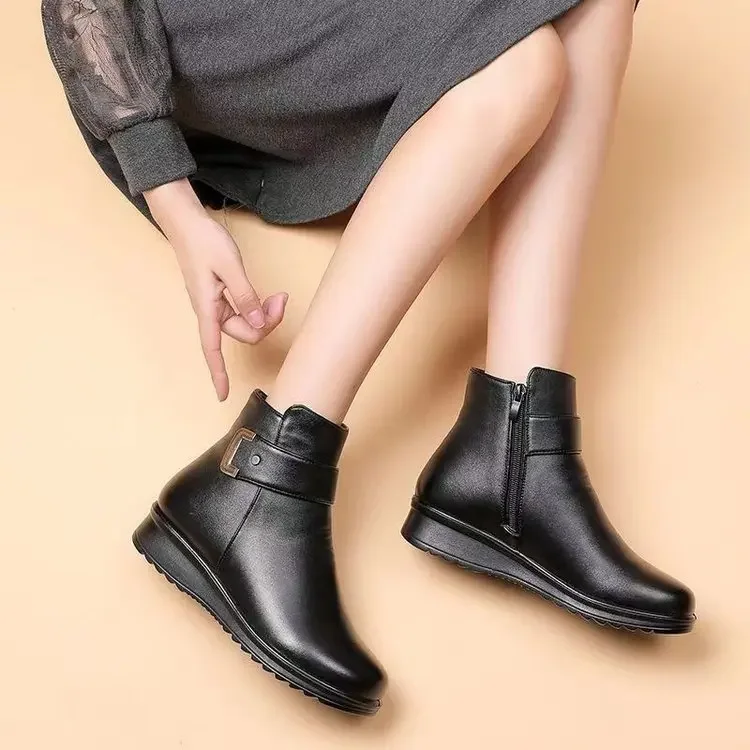 Botines de mujer de tubo corto de felpa botas de nieve de suela plana 2024 Otoño/Invierno nuevas botas de algodón informales cálidas con cremallera Retro simples