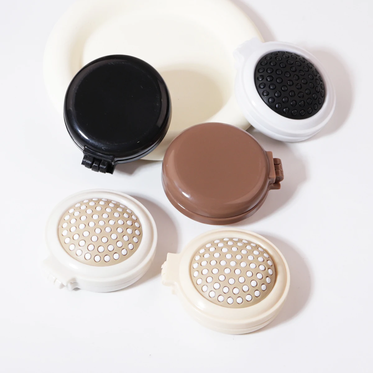 1 Stück Mini-Klappkopf-Massagespiegel, antistatisches Styling-Zubehör, tragbarer Reise-Haarbürstenkamm, speziell für Echthaarperücken