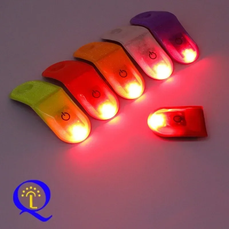 กีฬากลางแจ้ง LED SAFETY Light สะท้อนแสงแม่เหล็กเดินขี่จักรยานจักรยานคลิปวิ่ง Reflector วิ่ง Strobe