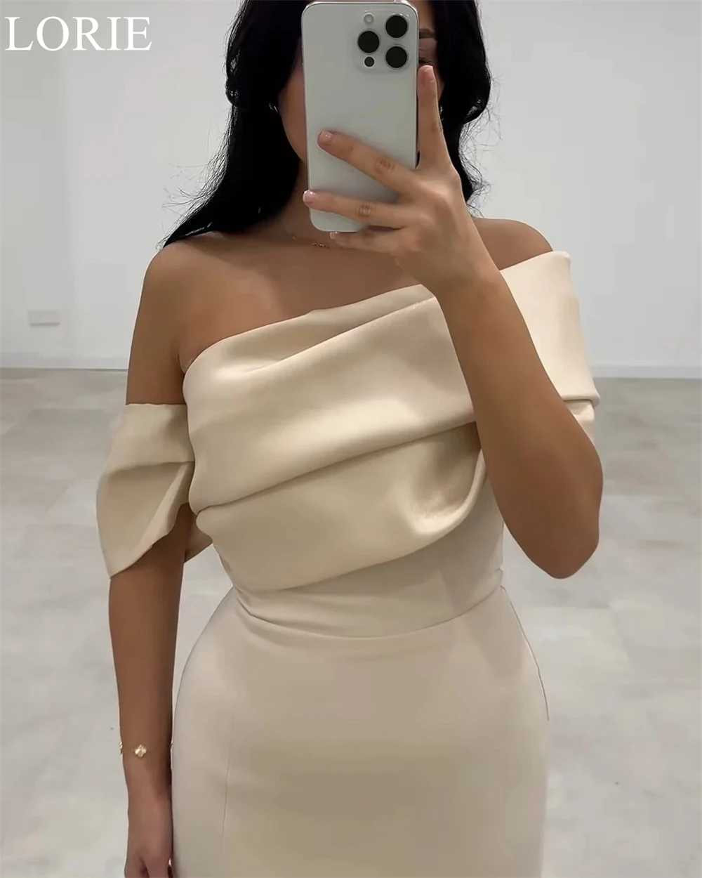 LORIE elegante champagne satijnen bruidsmeisjekleding zeemeermin één schouder zijsplit gedrapeerd 2025, bruiloft prom jassen op maat