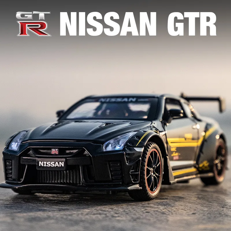 1:32 Nissan GTR R35 Supercar Liga Carro de Brinquedo Carro Coleção de Metal Modelo Carro Som e luz Brinquedos Para Crianças