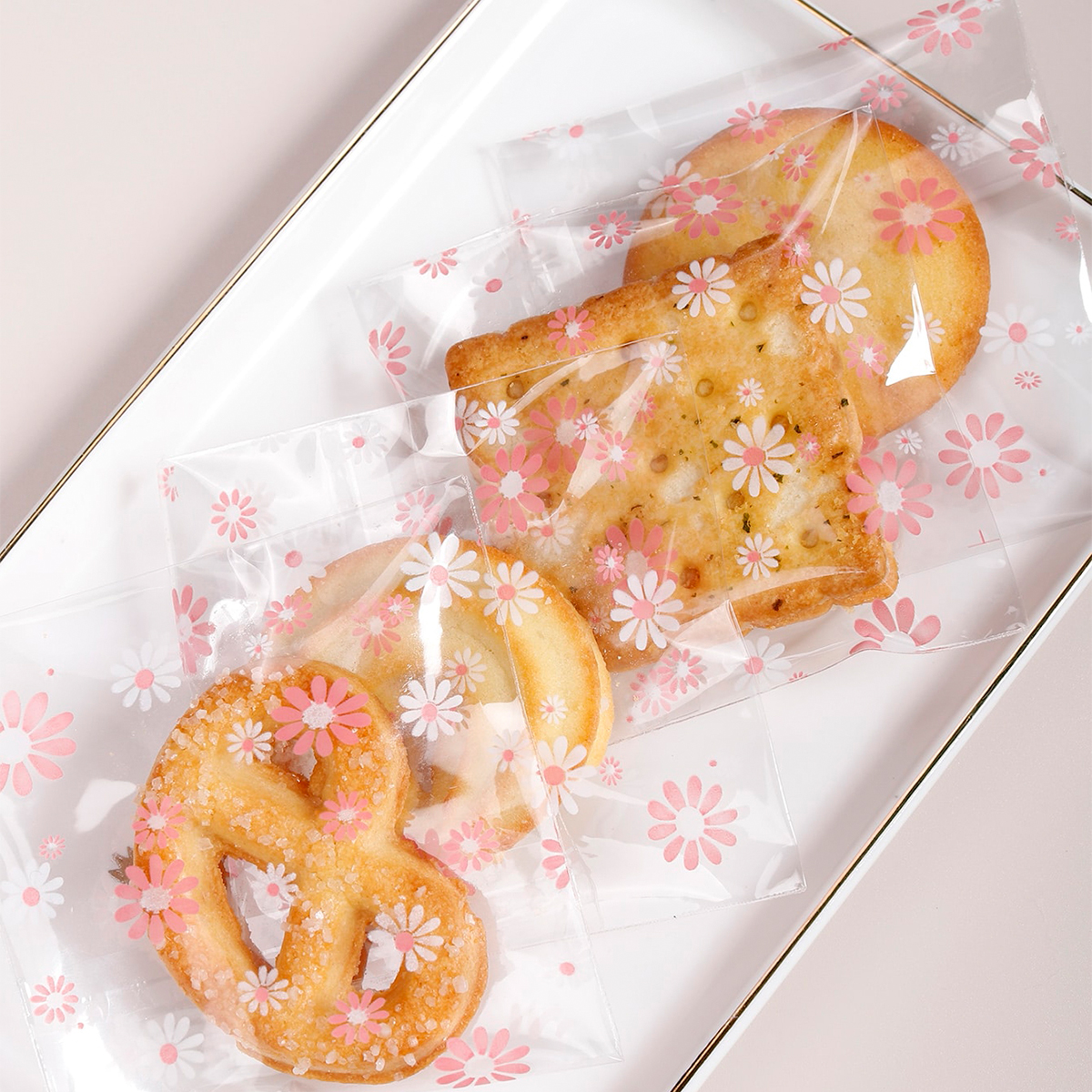 100pcs 플라스틱 포장 가방 비스킷 캔디 쿠키 쥬얼리 선물 포장에 대 한 꽃 자체 접착 가방