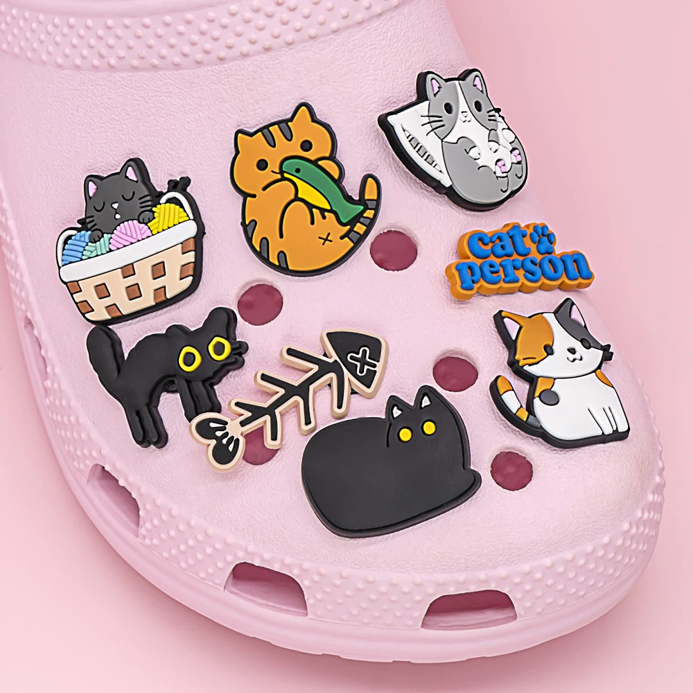 1/50 Uds. Accesorios de colgantes para zapatos de gatos bonitos, decoración de zapatos de gato naranja y negro, Pin de zueco de hueso de pescado para mujer, regalo para niñas
