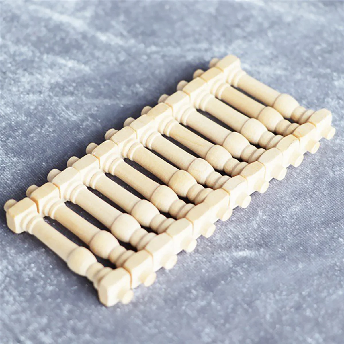 BAAU 60 ชิ้น DIY แกน Balusters ไม้ขนาดเล็ก 1/12 Scale ราวบันไดตกแต่งของเล่น