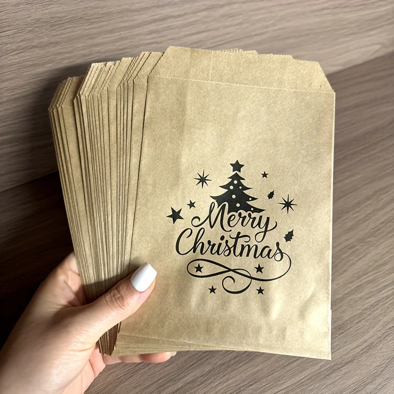 Paquete de 25 bolsas de regalo de papel Kraft navideño con diseño de árbol de Navidad para recuerdos de fiesta navideña, embalaje de galletas de dulces de Navidad