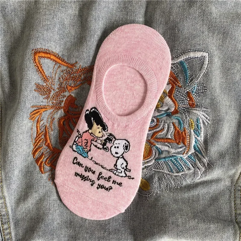 Calcetines Snoopy para niña, calcetines invisibles informales y versátiles a la moda con dibujos animados de Anime alrededor de calcetines finos antideslizantes y transpirables, regalo para mujer