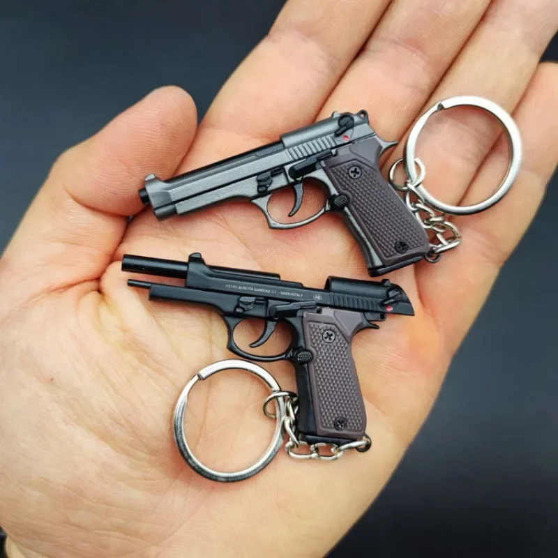 LLavero de pistola de juguete en forma de pistola de aleación 1:4 92F, modelo realista, revista extraíble, modelo de pistola táctica en miniatura, regalo