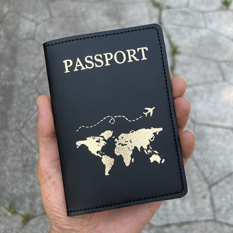 パーソナライズされたパスポート名パスポートカバーキングクイーンクラウンケースパスポート用 Pu レザートラベルウォレット