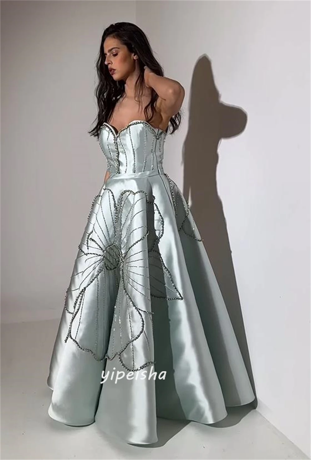 ที่กําหนดเองเรียบง่ายสไตล์โมเดิร์นชุดราตรี Strapless A-Line ประดับด้วยลูกปัด Drapeds Bespoke โอกาสชุด