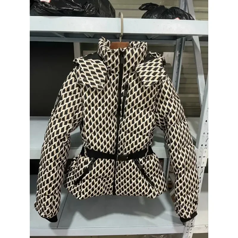 Chaqueta de algodón con capucha y cinturón para mujer, chaqueta cálida a prueba de viento, más cómoda de llevar, a la moda, novedad de 2025