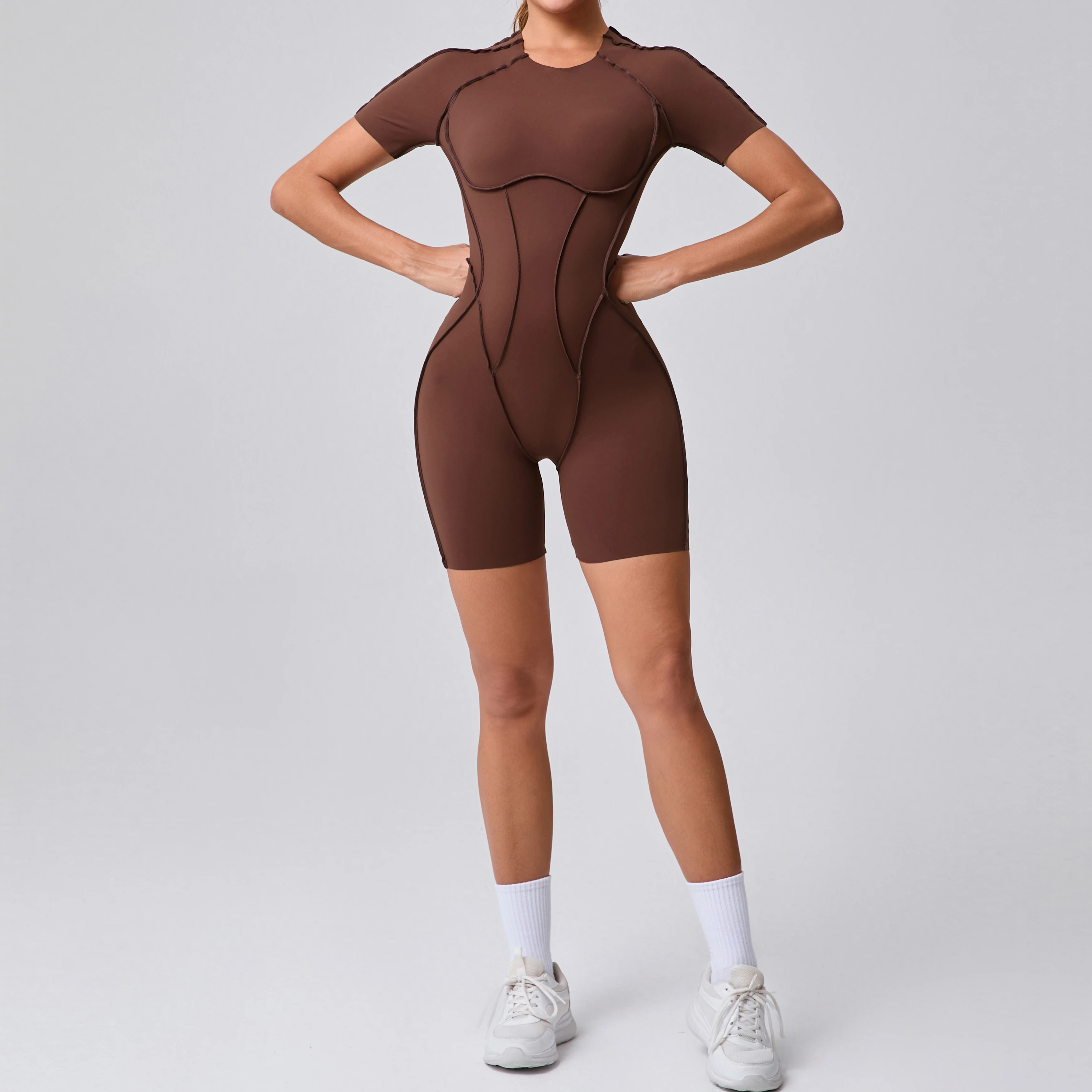 สั้นJumpsuitเสื้อผ้าออกกําลังกายสําหรับผู้หญิงกีฬาฟิตเนสOveralls Backless Scrunch Bootyชุดโยคะชุดกีฬาชุด