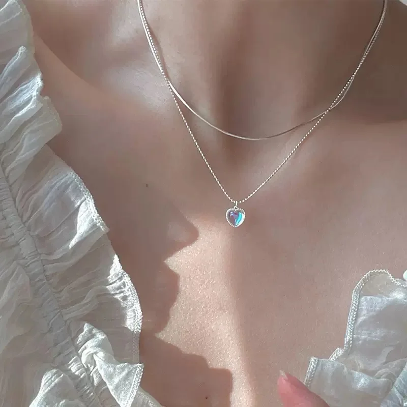 Nuevo collar de mariposa brillante para mujer, exquisito collar con colgante de cadena de clavícula de doble capa, regalo de joyería de moda