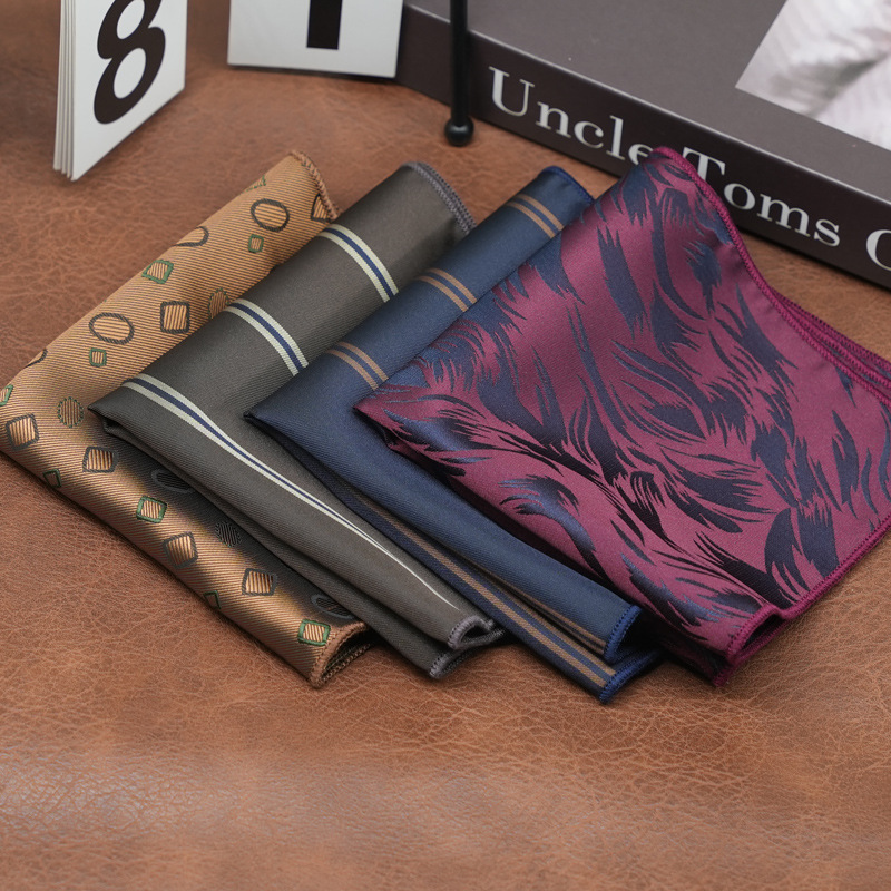 Nieuwe Mode Polyester Jacquard Sneeuwster Gedrukt Pochet Heren Bruin Gestreepte Zakdoek Bruiloft Pak Accessoires