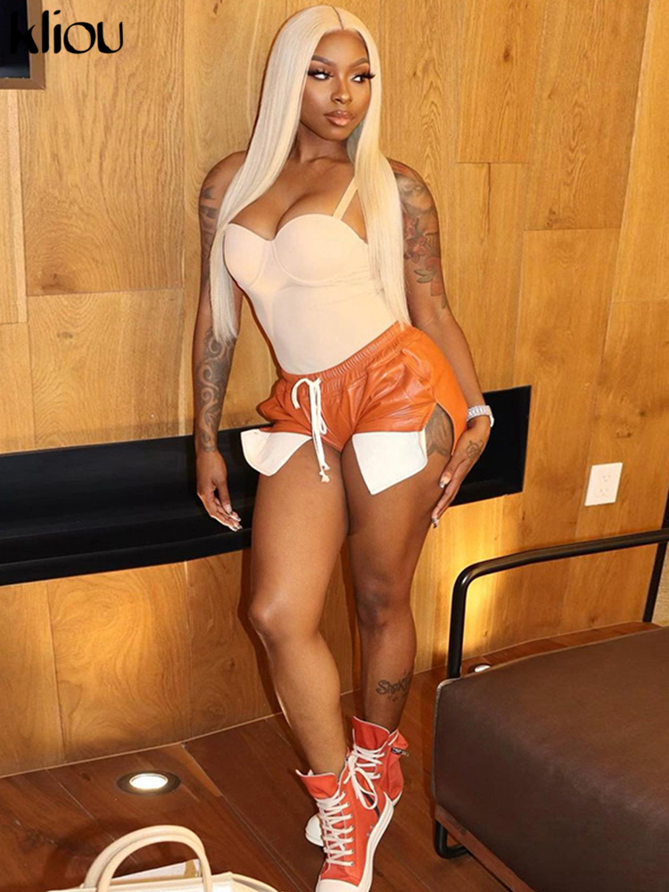 Kliou Faux PU Leder Patchwork Shorts Frauen Casual Sommer Lose Bandage Elastische Taille Schlitz Alle-Spiel Böden Freizeit Kleidung