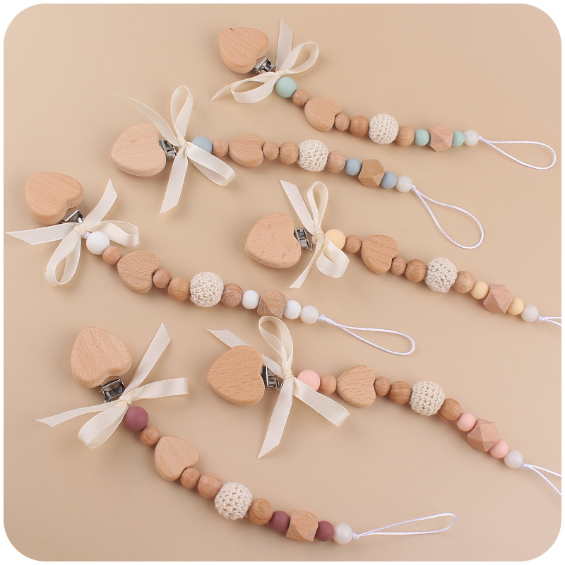 Custom ชื่อลูกปัดหัวใจไม้ส่วนบุคคล Baby Pacifier Chain Dummy จุกนมผู้ถือ Guard Teether จี้ของขวัญทารกแรกเกิด Stuff