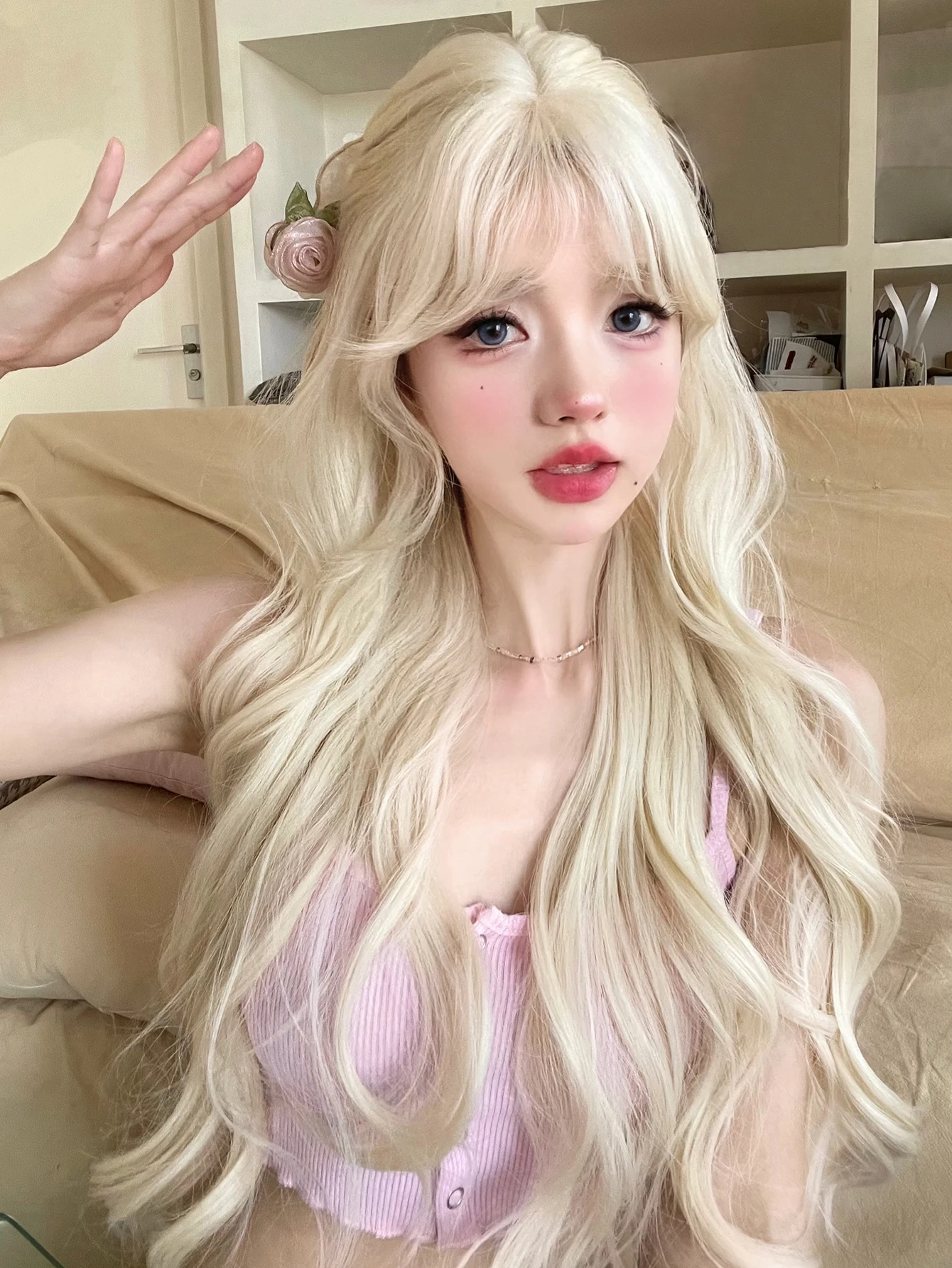 女性用天然金髪合成かつら,長い波状の髪,耐熱性,コスプレ,日常使用,かなりロリータ,28インチ