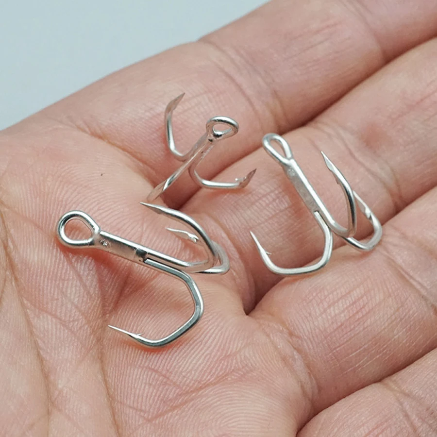 Treble Hooks 5X Strong Barbed Sharp Triple Fishing Hook สําหรับน้ําจืดและน้ําเค็ม 10 ชิ้น 2 #   4 #   6 #   8 #   10 #
