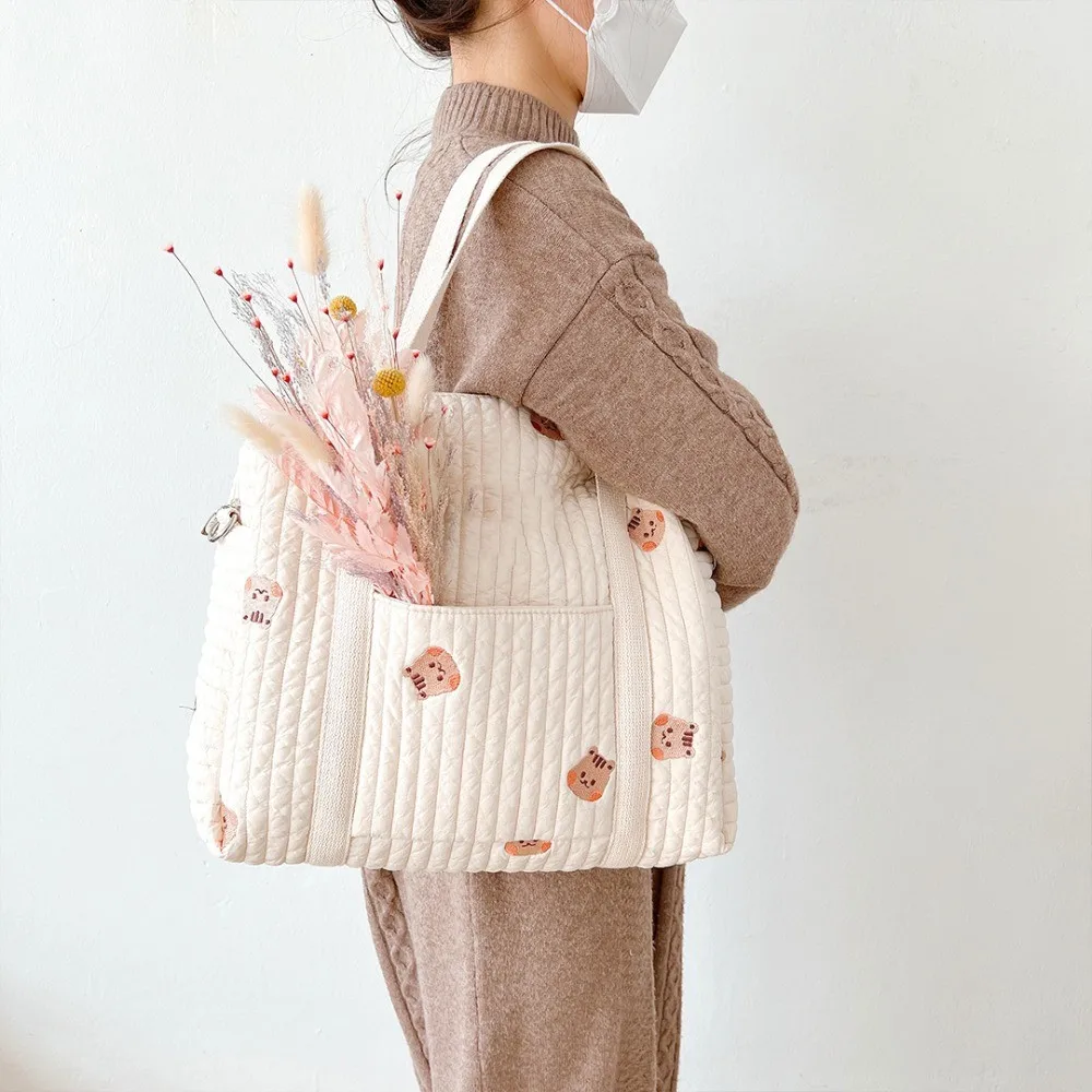 おむつバッグ綿生地,母のバッグ,クマ,花,刺patternパターン,ベビー,ベージュ,ジッパー,ベビーカーバッグ,かわいい,新しい2024