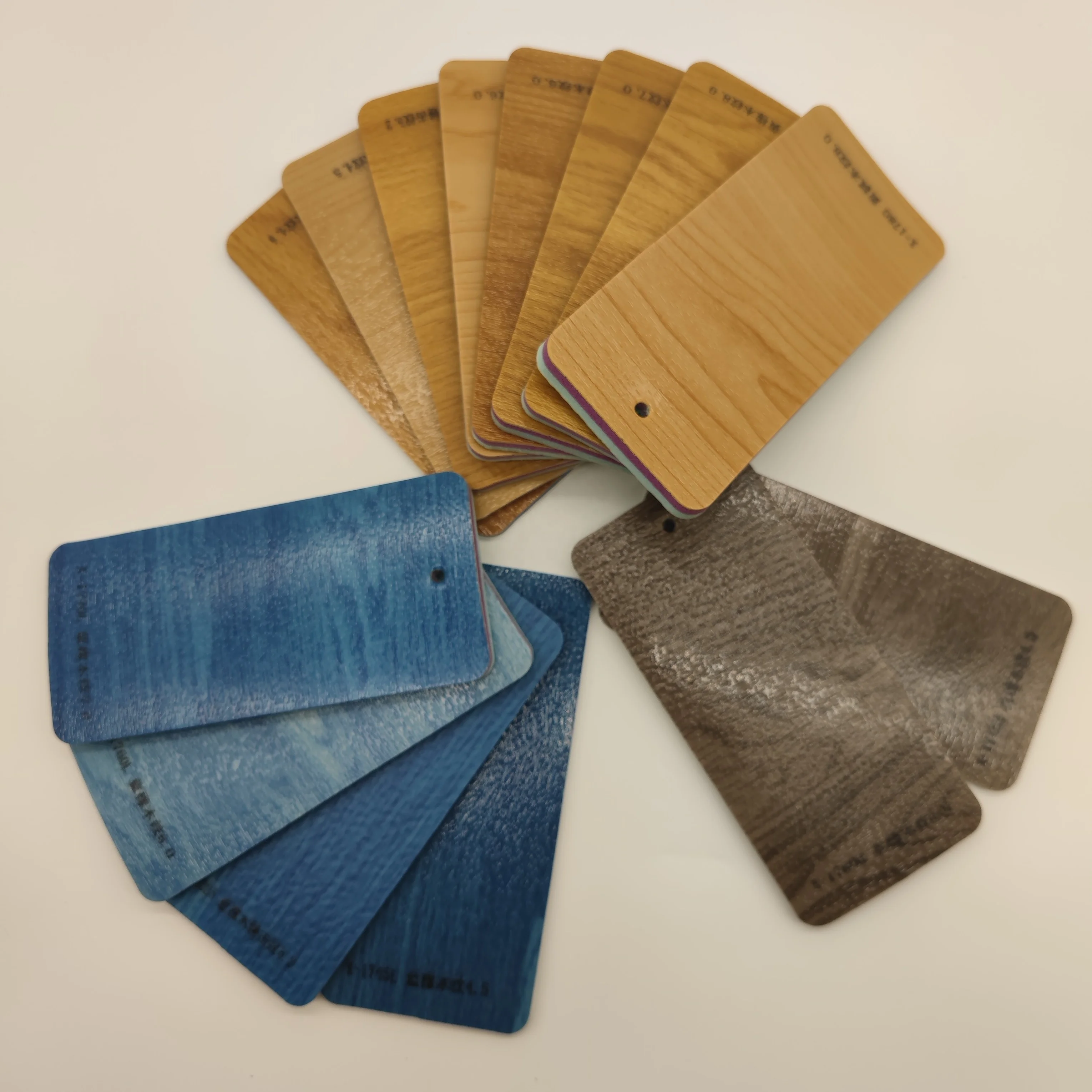 พื้นกีฬา PVC ประหยัดเพื่อความปลอดภัยสําหรับสนามบาสเก็ตบอล