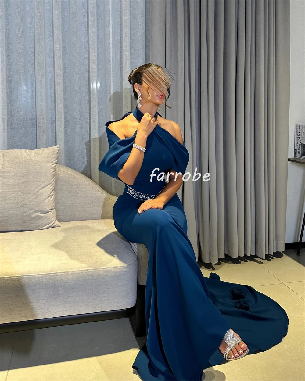 ที่กําหนดเองซับซ้อน Jersey Handmade ดอกไม้ Rhinestone A-Line Halter ชุดยาว Bespoke โอกาสชุดแฟชั่น Elegant
