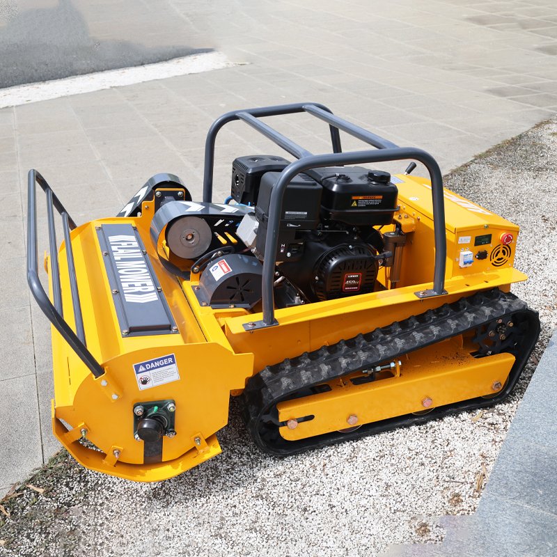 Maßgeschneiderte ferngesteuerte Mulcher- und Dreschflegelmäher-Kombination – Raupen-Design für steile Schräge und dichte Vegetation