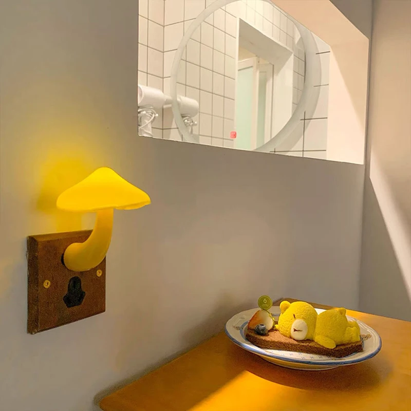 Luz LED nocturna con enchufe UE y EE. UU., enchufe de pared con forma de seta, lámpara para dormitorio, decoración del hogar, lámpara con Sensor controlado por luz