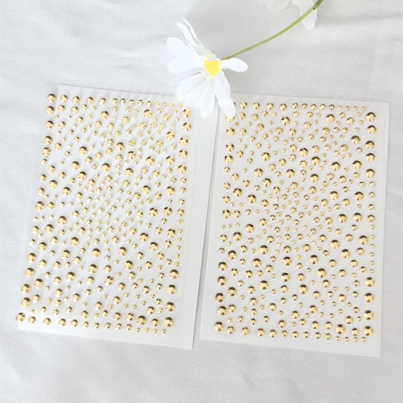 1pc ゴールデンボディキラキラ宝石ステッカーメイク Y2K スタイル音楽祭 DIY 顔宝石ステッカーパーティーダンスコスプレ結婚式