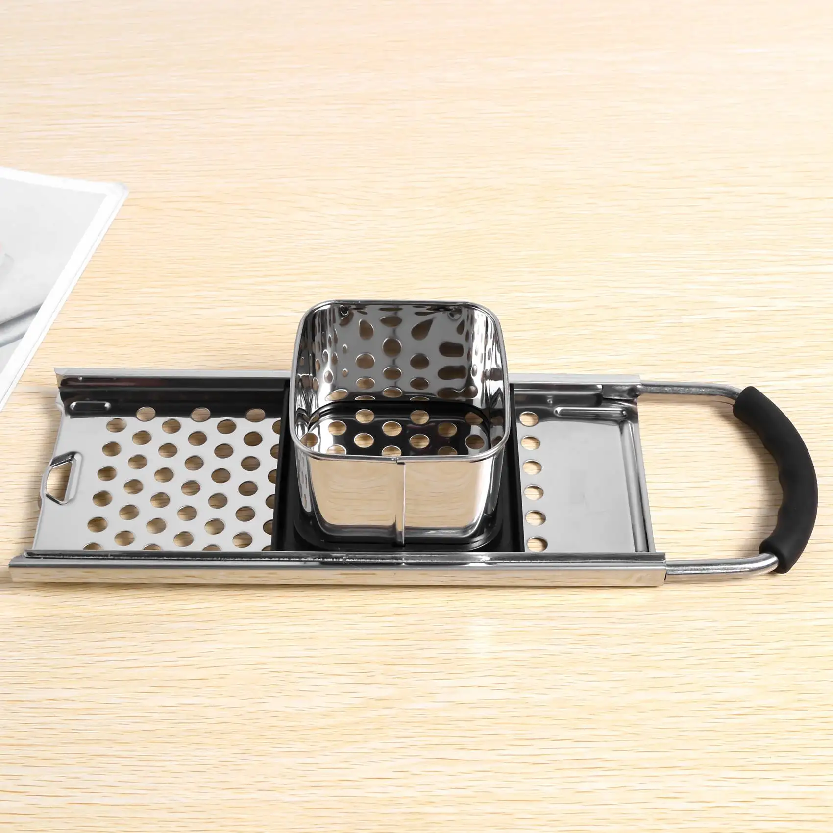 BABQ Spaetzle Maker in acciaio inossidabile con impugnatura in gomma confortevole per noodle con gnocchi