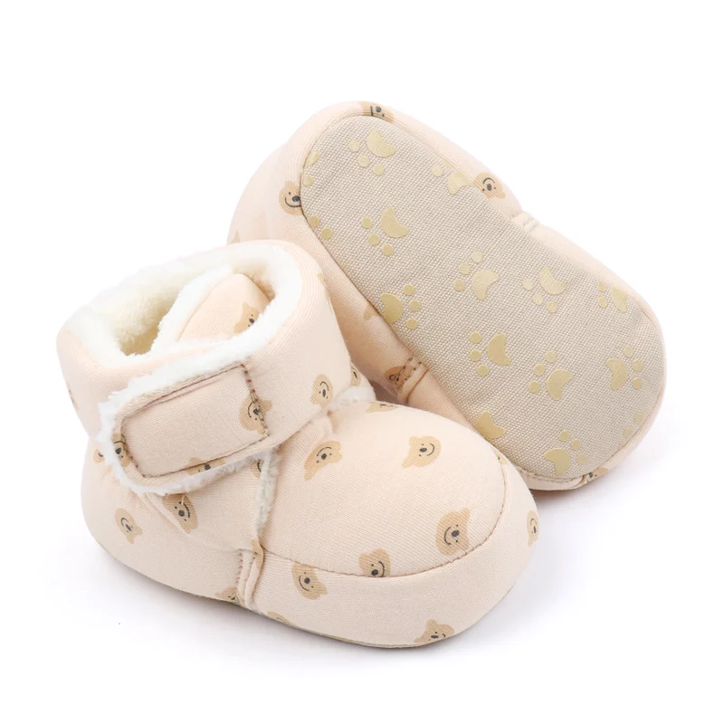 Botas de bebê com bolas felpudas para primeiros caminhantes, sapatos monocromáticos para meninas e meninos infantis, sapatos quentes de alta qualidade para crianças, moda, 0-18m, inverno, 2024