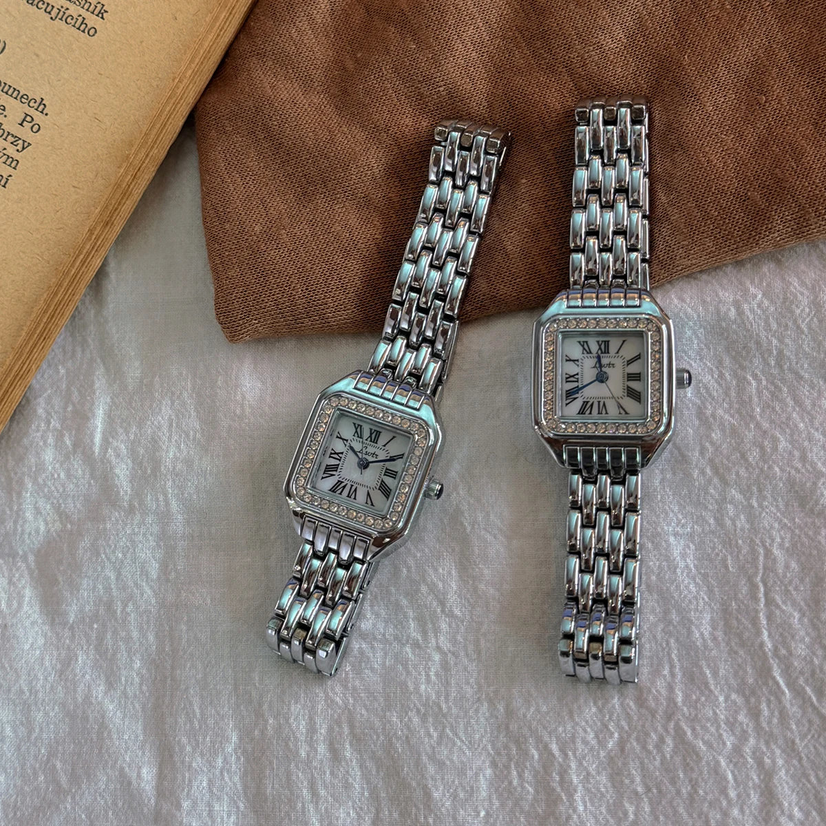 1 PC New ARRIVAL Gold-TONE Square Dial ผู้หญิงนาฬิกากันน้ําฝัง Rhinestone,Elegant & สไตล์เรียบง่าย, นาฬิกาสําหรับสตรี