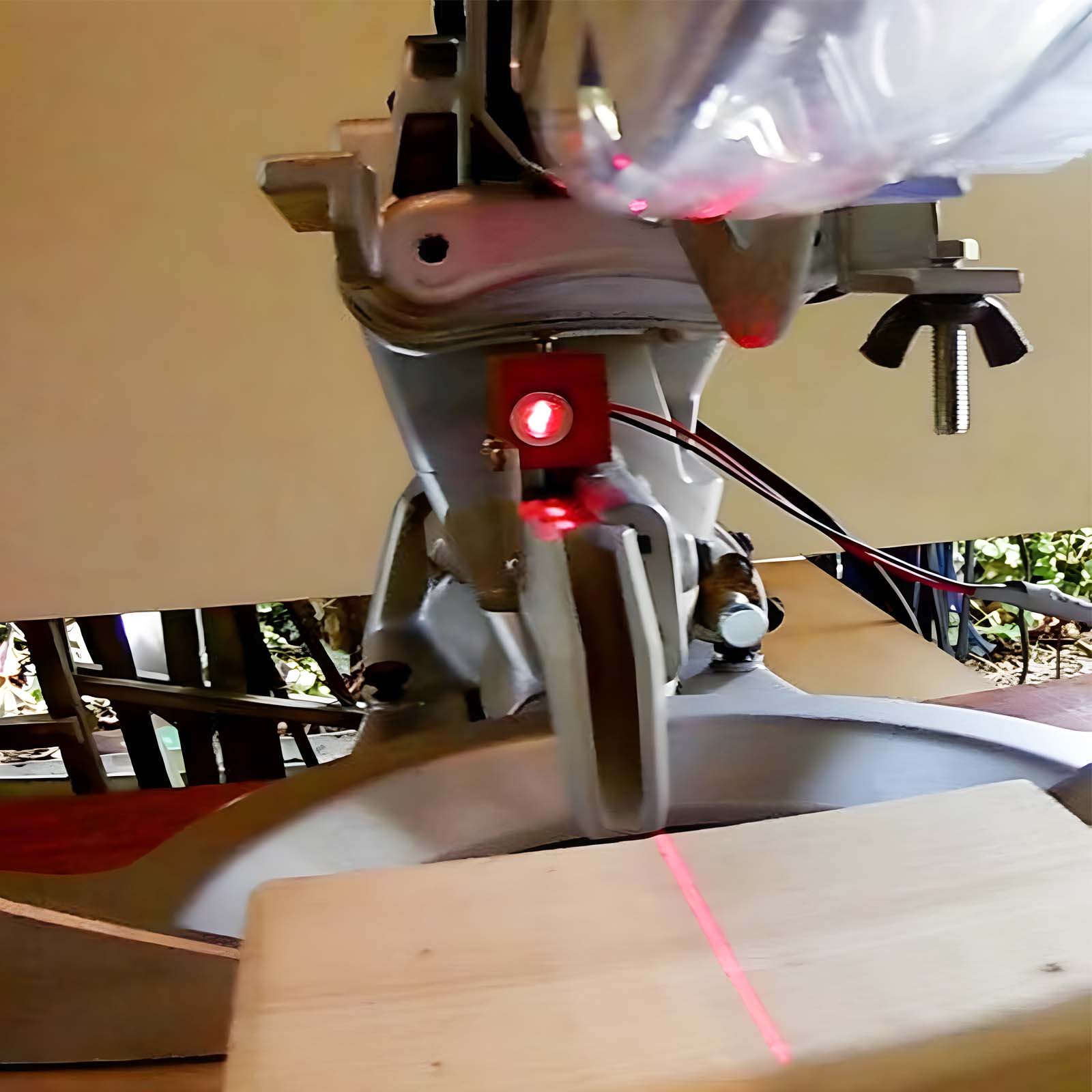 Punto laser 650nm/Linea/Croce Modulo industriale linea rossa da 12 mm Lunghezza focale regolabile 5 mw