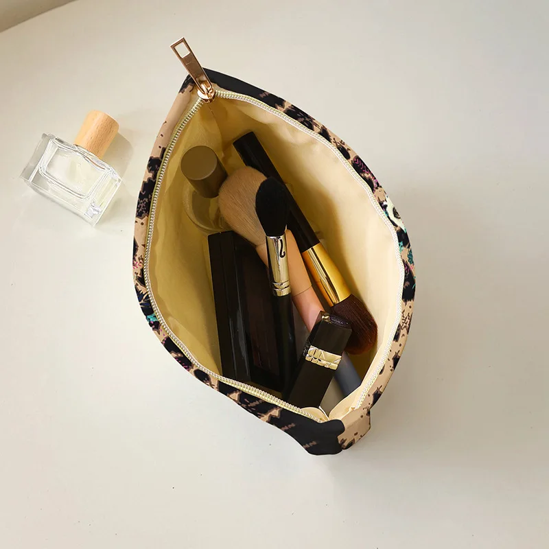 Fashionable Tiger Leopard Print Corduroy Makeup Bag with Zipper, Lightweight Multifunctional Cosmetic Storage Bag with Lining