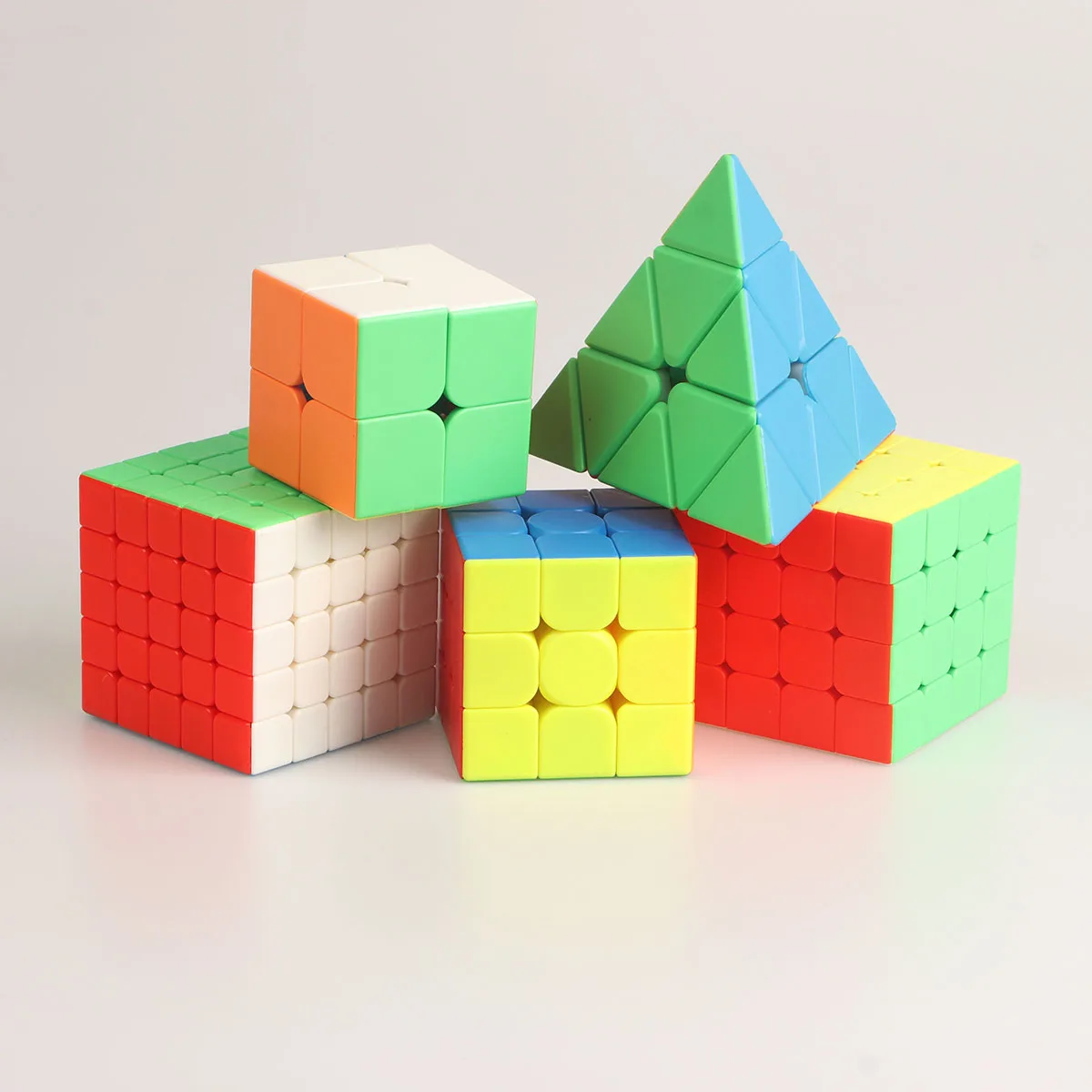 2x2 3x3 4x4 5x5พีระมิดไม่มีสติกเกอร์ปริศนาบรรเทาความเครียดระดับมืออาชีพการศึกษาความเร็วเรียบการแข่งขันของเล่นสำหรับเด็กของขวัญ