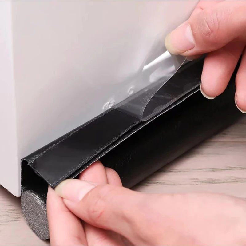 Una striscia sigillante per porta, cucitura per porta, striscia sigillante inferiore, isolamento acustico, striscia antivento, nastro in schiuma, spazio per porta della camera da letto, lavoro manuale impermeabile
