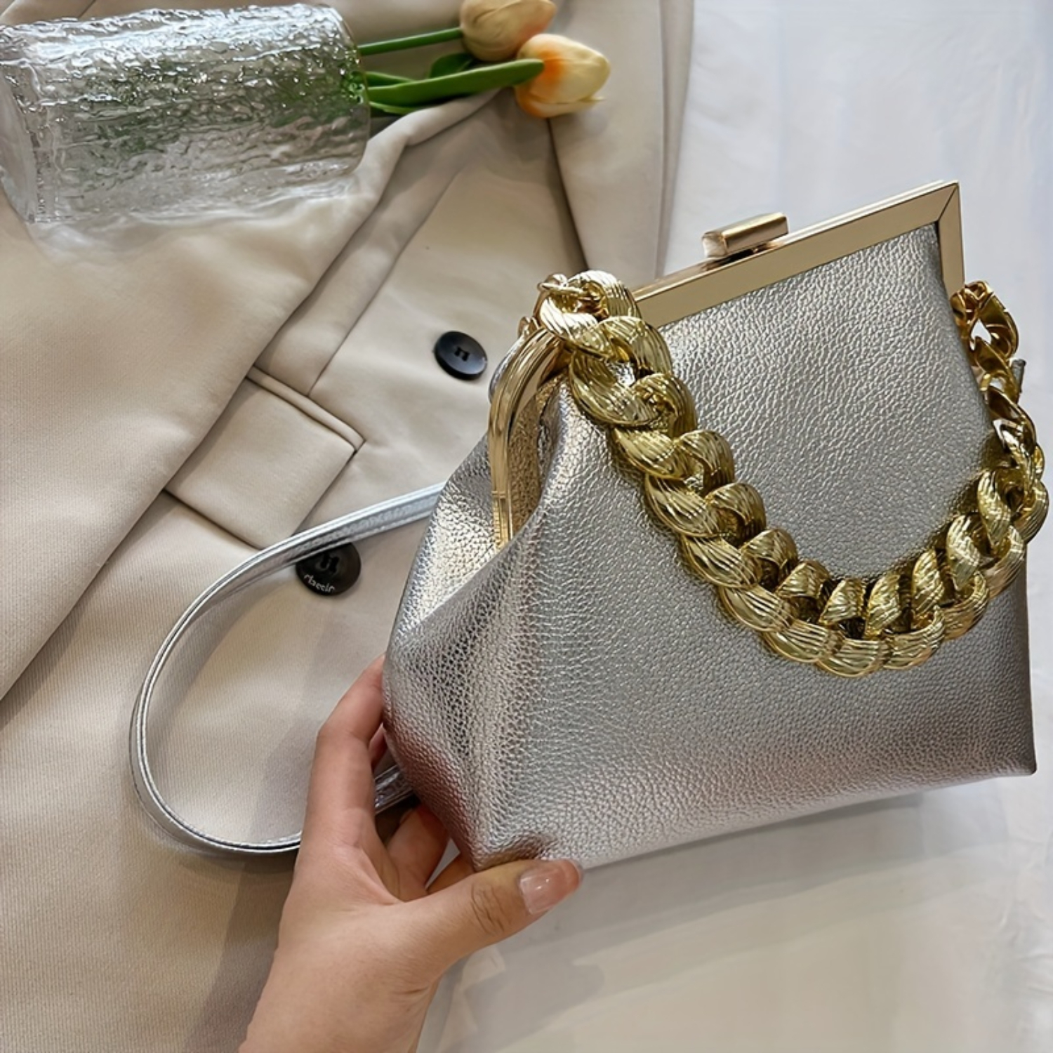 กระเป๋าสะพายแฟชั่น, กระเป๋าสะพายข้างโซ่หนัง PU