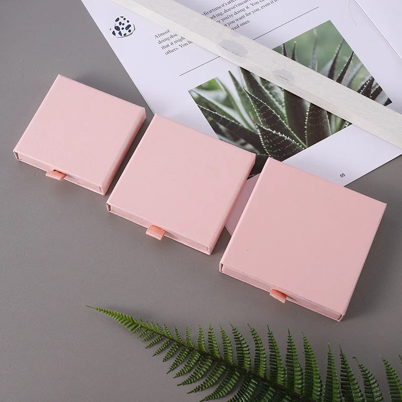 10 ชิ้น 8x8x1.7 เซนติเมตรกระดาษคราฟท์ลิ้นชักเครื่องประดับกล่องบรรจุภัณฑ์บัตรอวยพรสร้อยคอสร้อยข้อมือต่างหูของขวัญกรณีกล่อง