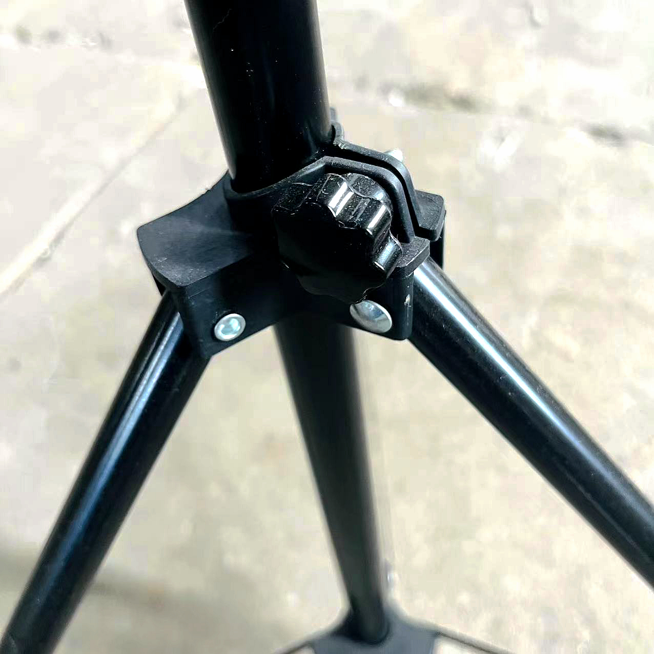 Kuaige 60-120 pulgadas portátil al aire libre trípode pantalla de proyección proyector plegable rápido