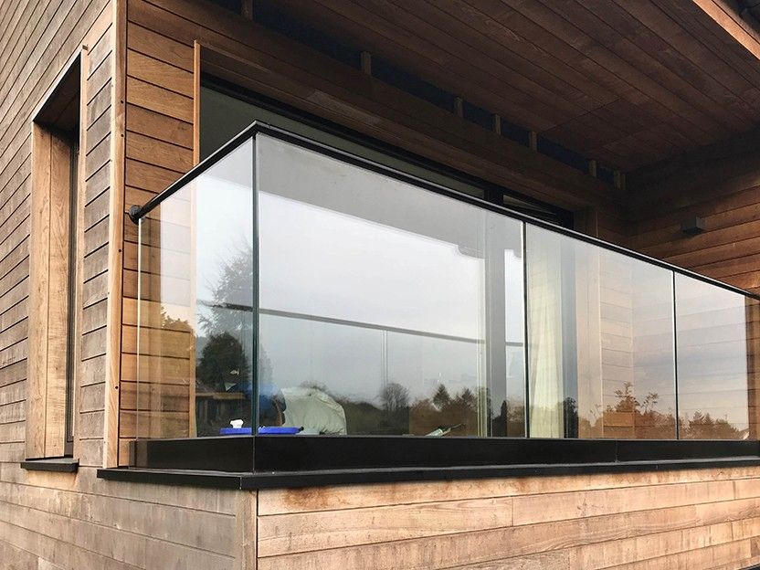 Residential Villa Indoor Fence Handrails Easy To Install Custom Aluminum Glass Railing with Laminated Glass Balcony Balustrades