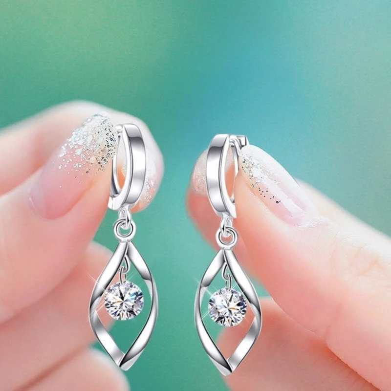 Anting Liontin Putar Elegan Anting Perak Canggih Menampilkan Aksen Zirkonia Putar untuk Pakaian Sehari-hari
