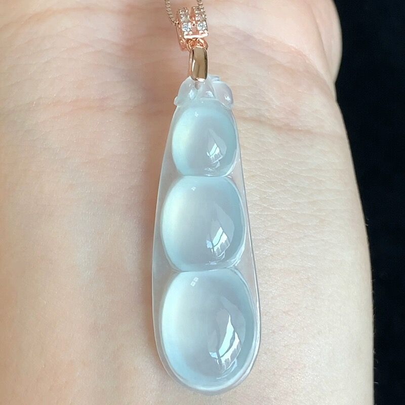 Jade Ice-like Small Pendant Beans Sauteed Green Beans Fu Dou Jadeite Jade Pendant Jade Processing Necklace Female Gift