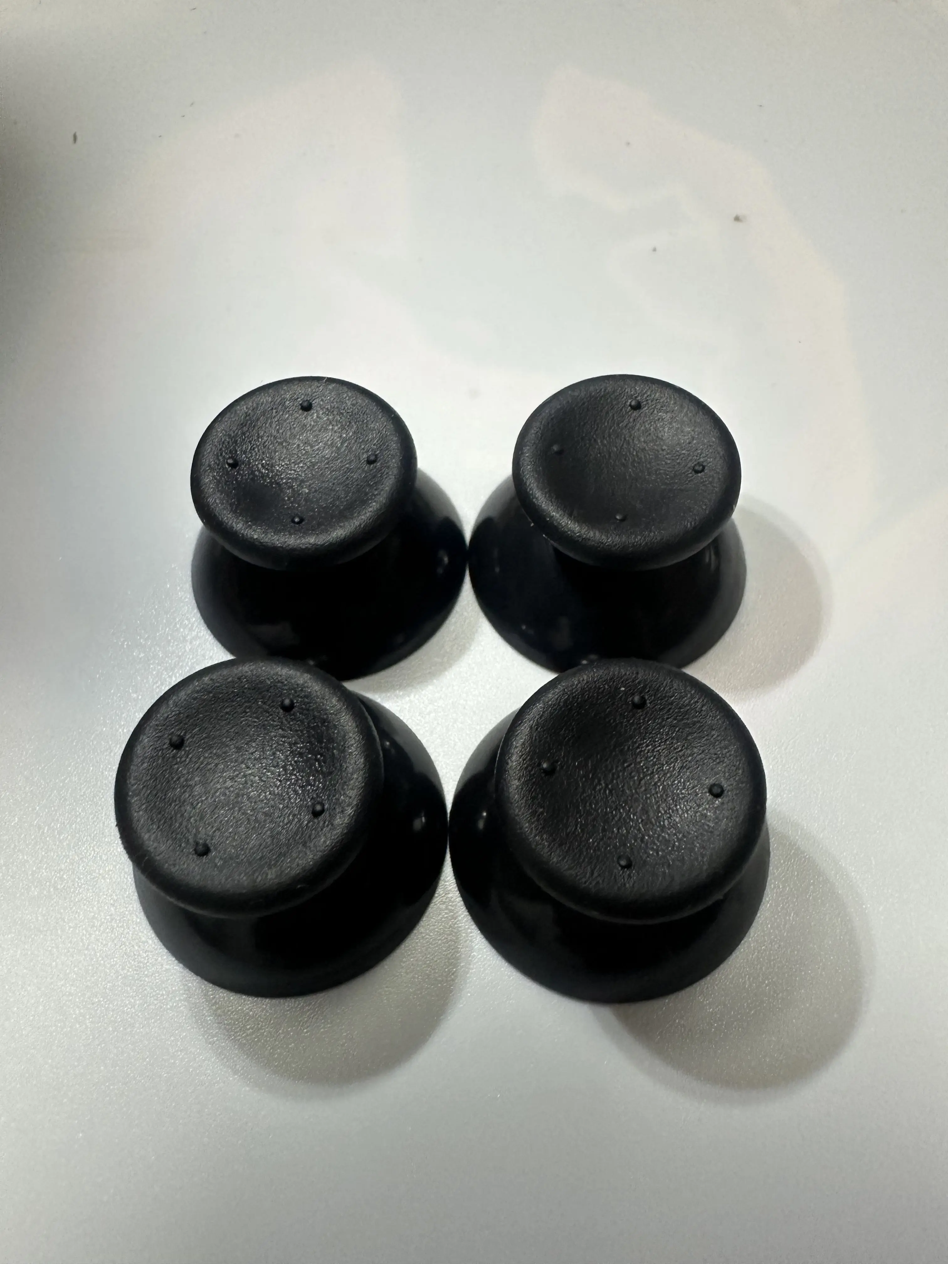 Großhandel mit 100 Stück 3D-Analog-Joystick-Kappen für Xbox 360