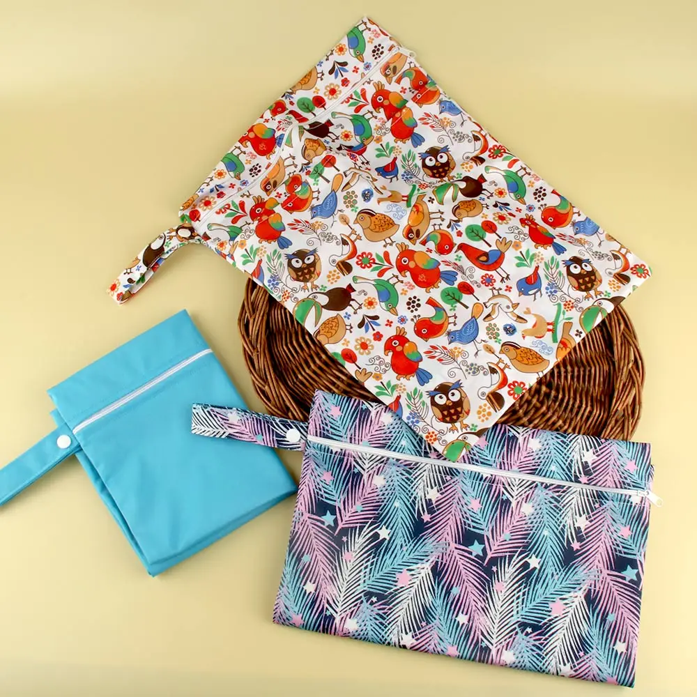 Saco de fraldas secas e molhadas reutilizáveis, multi funções, impermeável, impressões de moda, bolso único, lidar com wetbags, atacado, 30x40cm