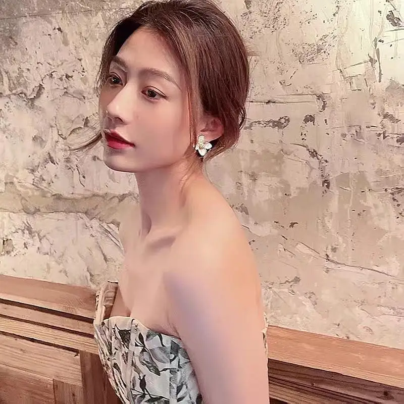 แฟชั่นผู้หญิงเกาหลี Retro หยดเคลือบดอกไม้สีแดงต่างหูผู้หญิงสําหรับต่างหูละเอียดอ่อนหรูหราคู่หมั้นเครื่องประดับของขวัญ