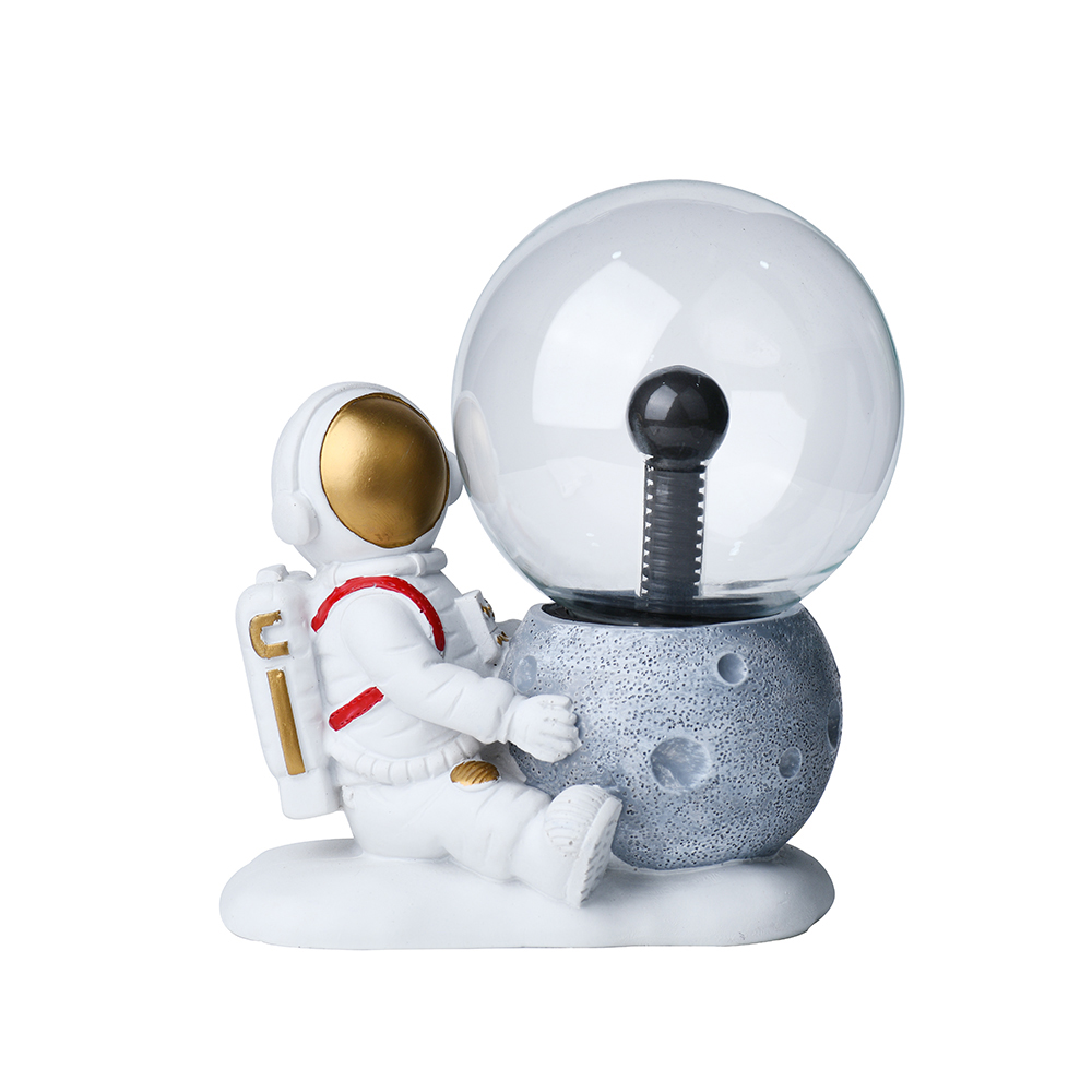 Astronaut Squatting Plasma Lamp 4 Inch Glass Ball Touch Sensing Science Enlightenment Cool Interior Decoration Ornaments